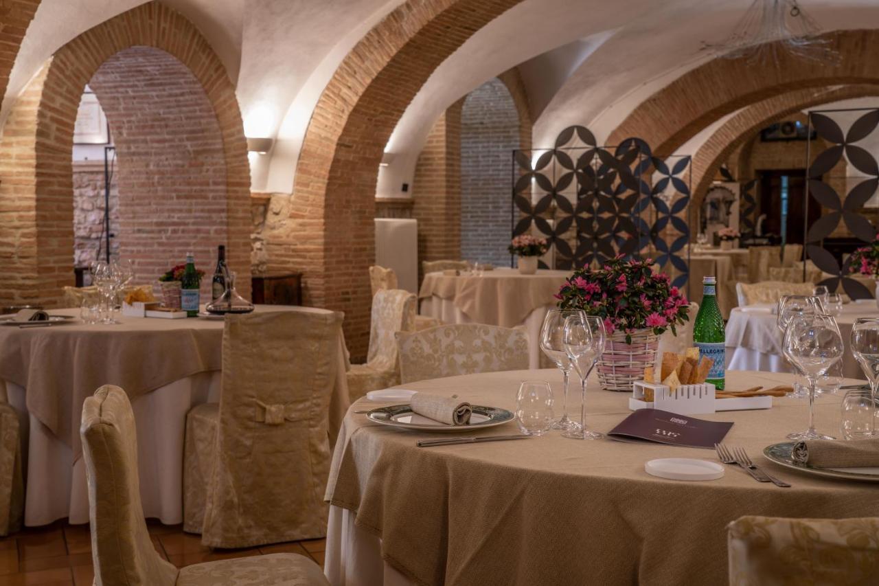Marchese Del Grillo Hotel Fabriano Buitenkant foto
