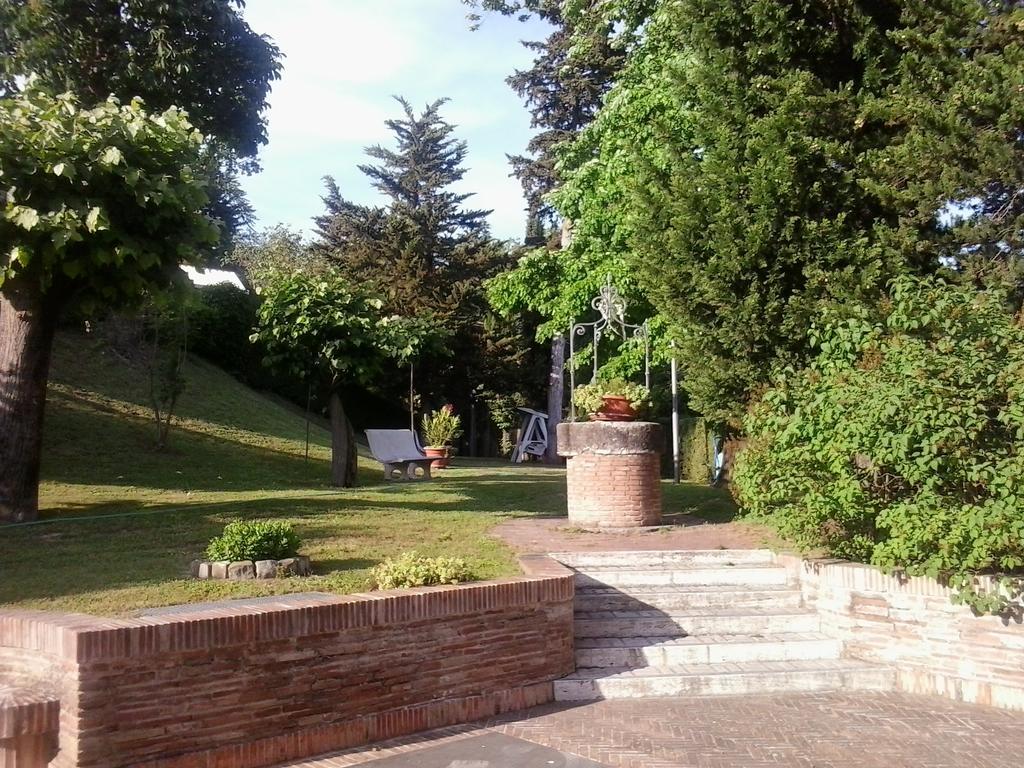 Marchese Del Grillo Hotel Fabriano Buitenkant foto