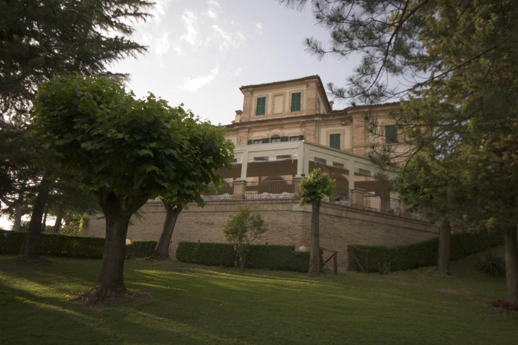 Marchese Del Grillo Hotel Fabriano Buitenkant foto