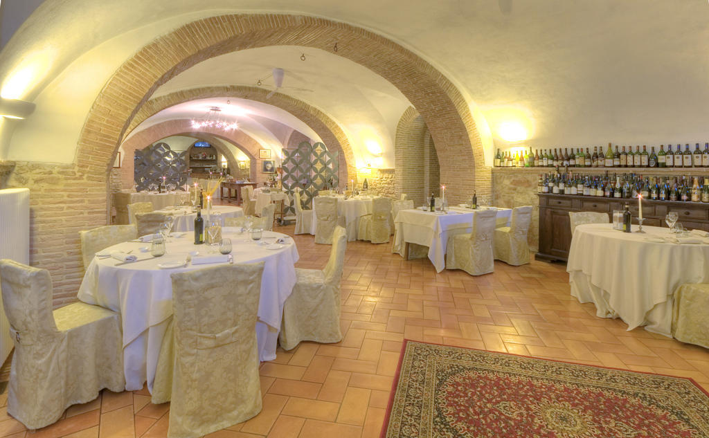 Marchese Del Grillo Hotel Fabriano Buitenkant foto