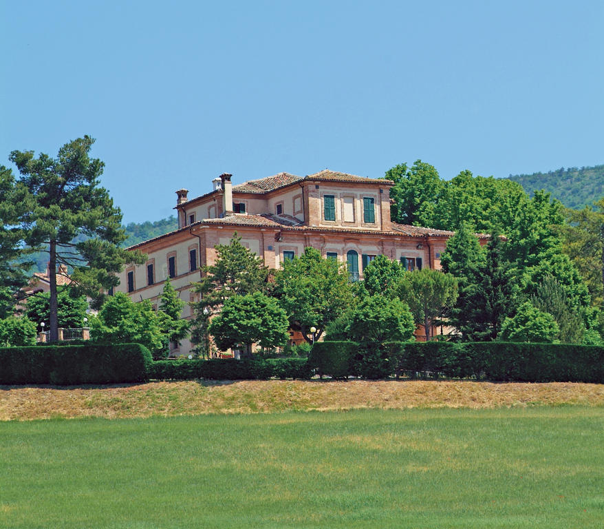 Marchese Del Grillo Hotel Fabriano Buitenkant foto